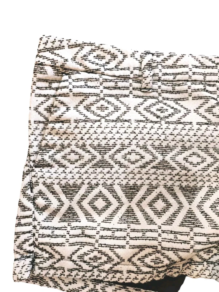 Merona Embroired Aztec Patterned Slit Pocket Short Size 16 In Black & White - Image 4 of 4