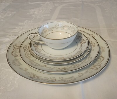 Noritake Fine China Place Setting, Stanwick 5818 Gold Rim, Japan