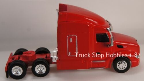 HO 1:87 TSH # 541 Peterbilt 579 Sleeper Cab Tandem Axle Tractor - Viper Red - Picture 1 of 3