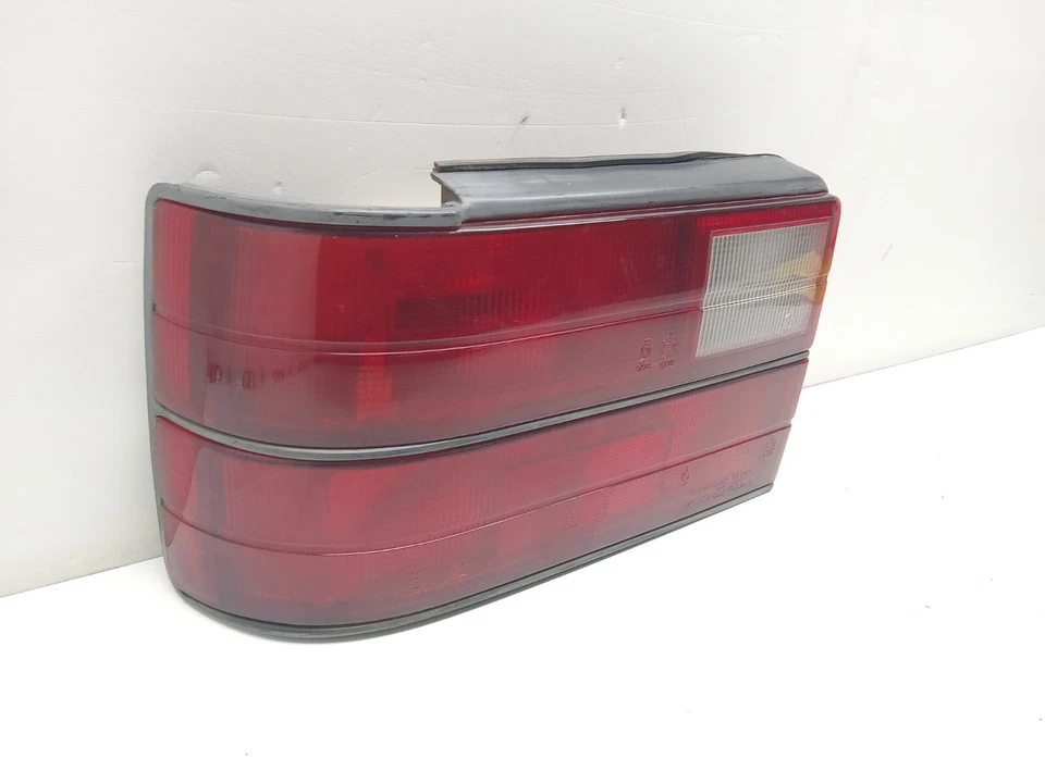 1988 - 1989 HYUNDAI EXCEL REAR LEFT DRIVER SIDE TAIL LIGHT LAMP OEM, 166-58362L - Image 2 of 4