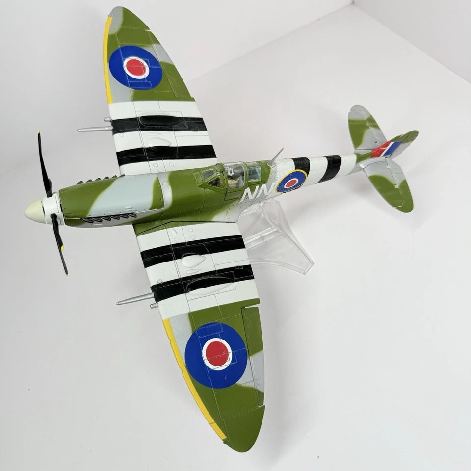 UNIMAX Forces Of Valor Spitfire Mark IX No. 134 Wing Normandy 1:32 Scale - Image 3 of 4