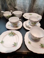 VINTAGE DORCHESTER FINEST BONE CHINA 12 PIECE PART SET BLUEBELLS