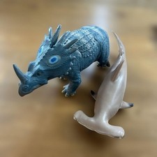 Favorite Collection Styracosaurus & Hammerhead Shark Vinyl Figures Set Large