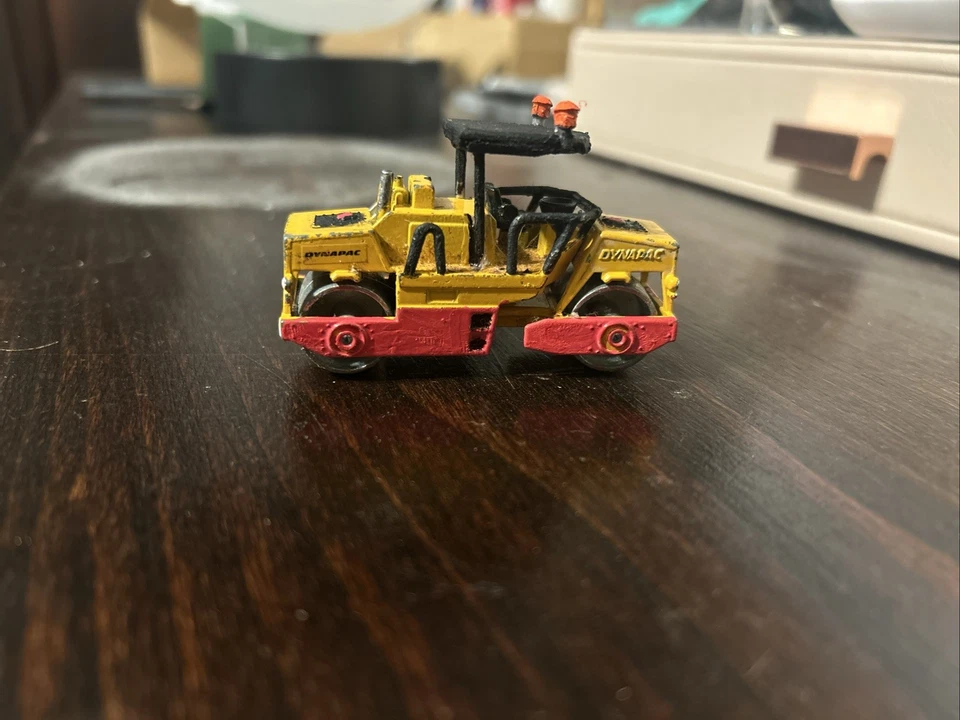 Vintage Tomica Dynapac CC-21 Restored, Modernized And Weathered 1/62 Scale - Image 3 of 4