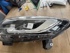 Genuine Renault Kadjar Passenger Side Headlight - Working But Needs New Lens -