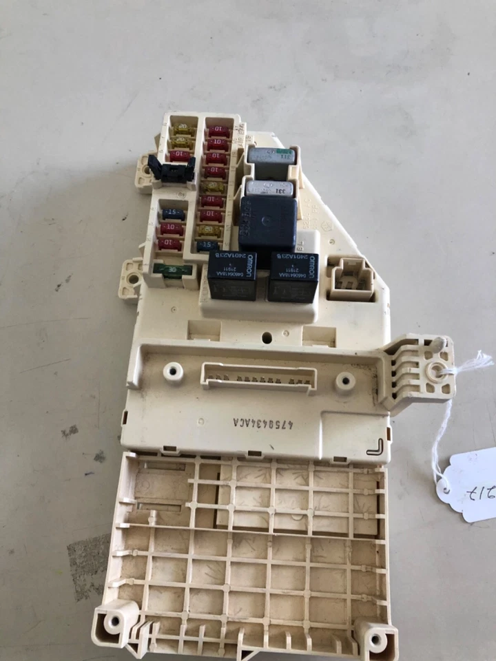 02 03 Panel de caja de fusibles Chrysler Sebring 4759434ACA Foto 4 de 4
