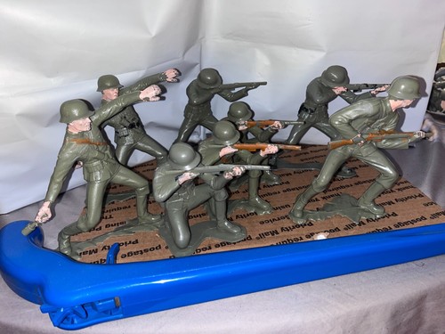 Marx REPRO 6 Inch WWII German Soldier Figure Lot of 8 Poses - Picture 5 of 5