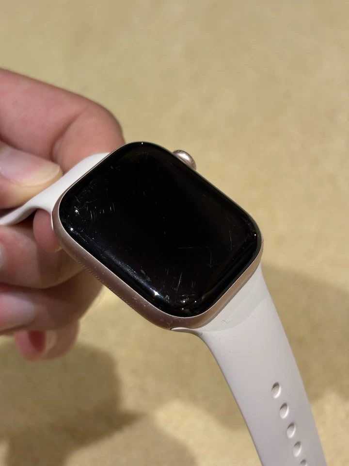 Apple Watch Series 10, photo 2 of 3