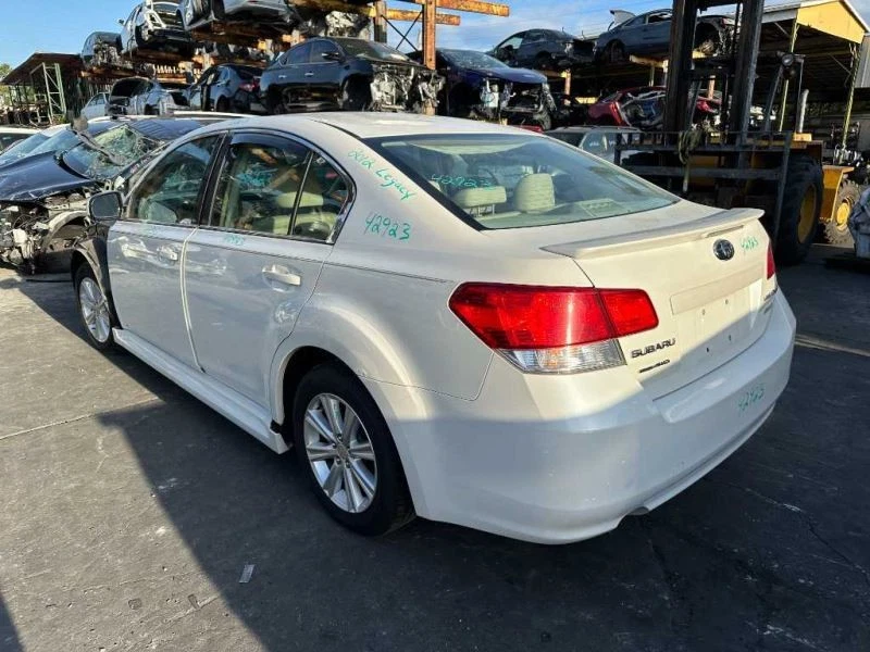 Bote de carbón de vapor de combustible 2010 11 12 13 14 Subaru Legacy 2,5 L Foto 4 de 4