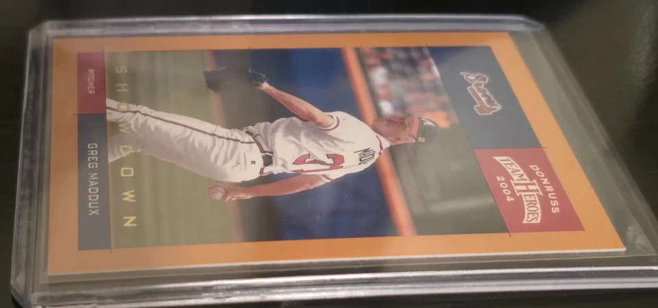 Donruss Team Heroes Greg Maddux Gold Showdown 2004 #414/10 SSP HOF Braves raro Foto 4 de 4