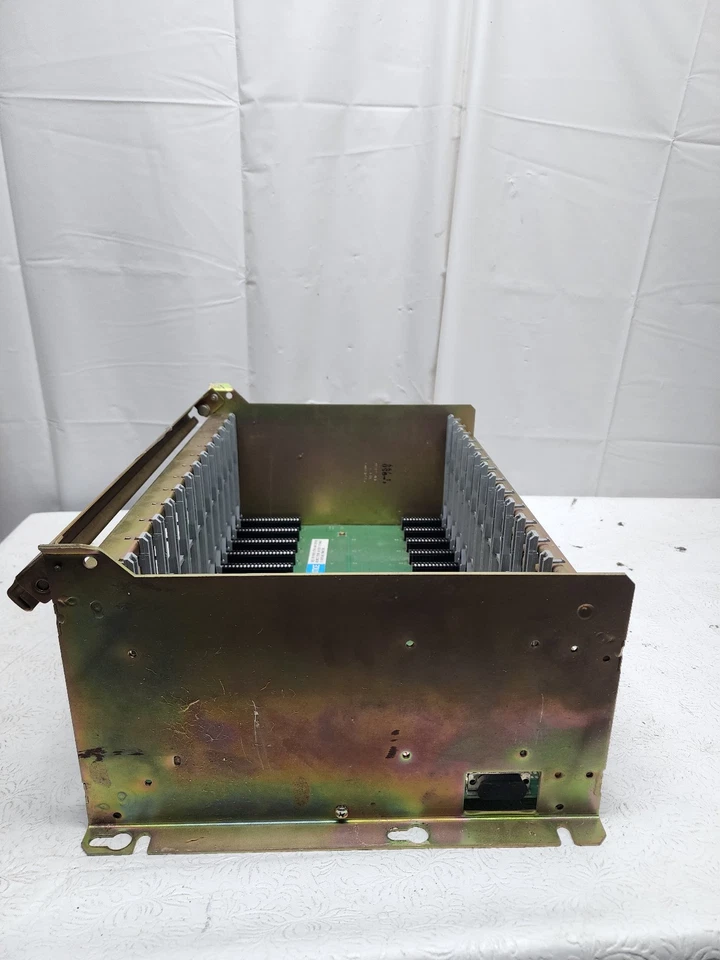ALLEN-BRADLEY 1771-A3B1 SERIES B 12-SLOT I/O CHASSIS REV K03 - USED - Image 4 of 4