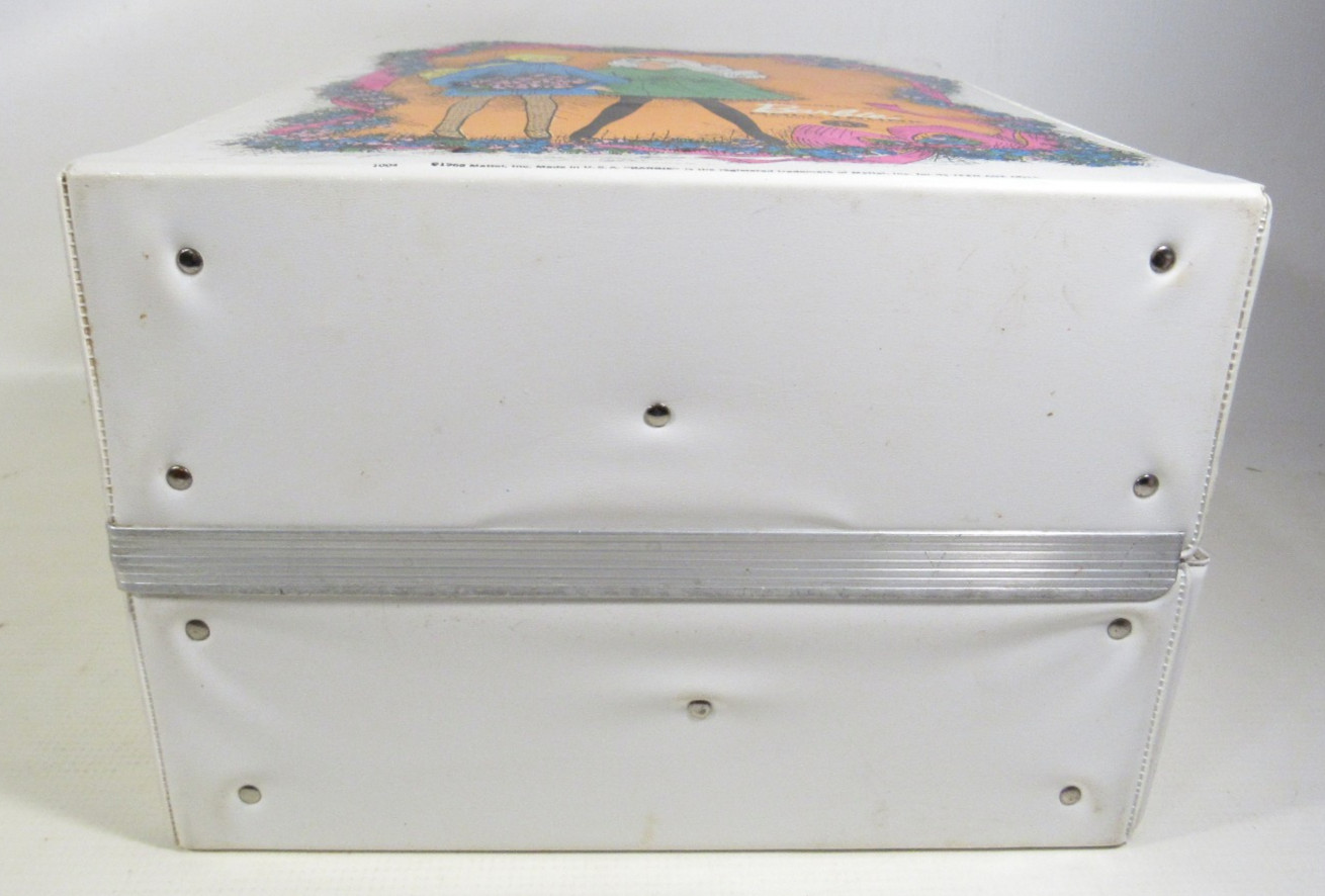 VTG 1968 Mattel World Of Barbie Doll Trunk Carrying Case #1004 w/Hangers GREAT