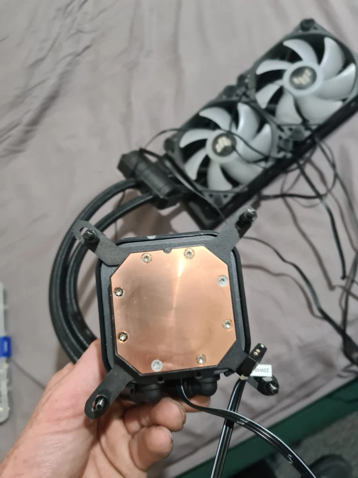 ASUS TUF Gaming LC II 240 ARGB Liquid CPU Cooler - Image 2 of 3
