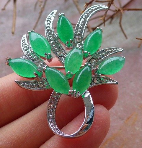 White Gold Plate Green JADE Flower Heart Brooch pin Diamond Imitation 300269 - Picture 2 of 7
