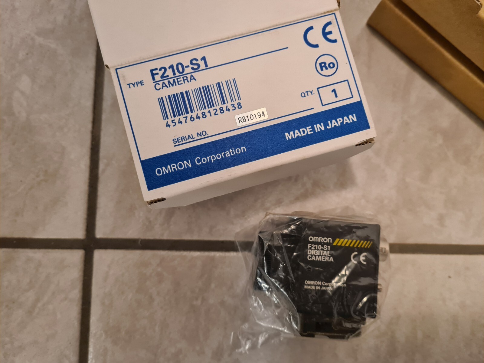 Original packaging Omron F210-S1 image processing camera industrial vision BV
