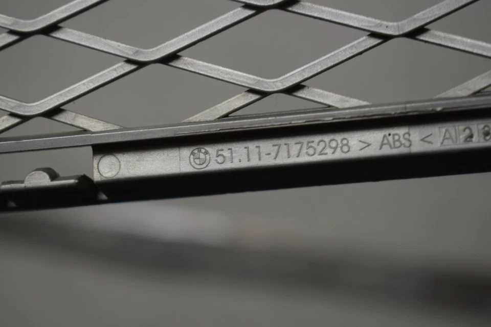 Grelha central BMW 335I 2008-2011 FABRICANTE DE EQUIPAMENTO ORIGINAL - Imagem 4 de 4