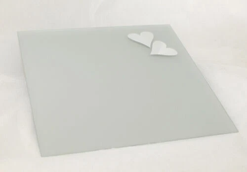 Vasi rossi in vetro per la decorazione della casa