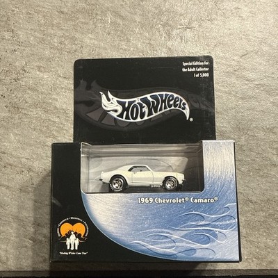 2004 Hot Wheels 100% Black Box  White/Orange 1969 Chevrolet Camaro 1/5000