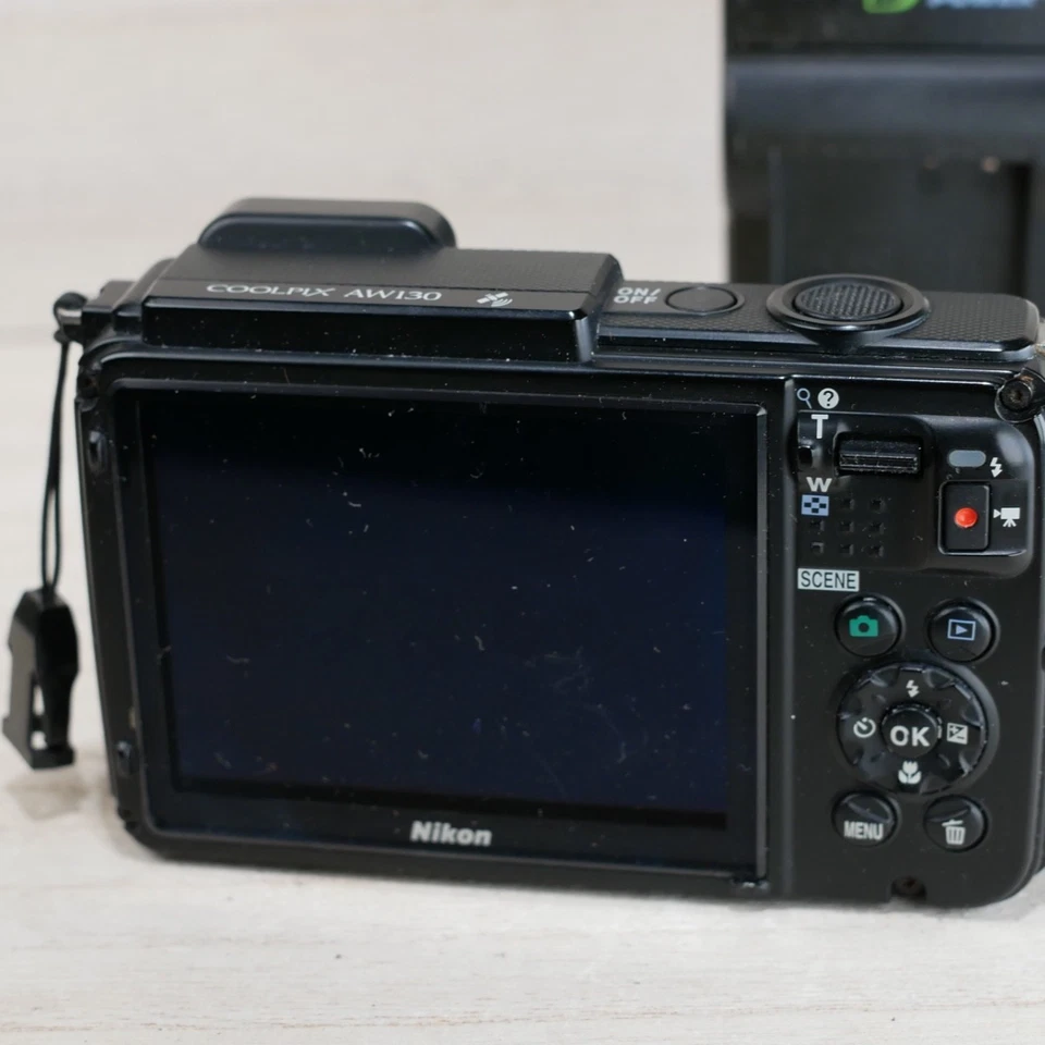 Nikon COOLPIX AW130 16.0MP Waterproof Digital Camera - Yellow *VERY GOOD/TESTED* - Image 4 of 4