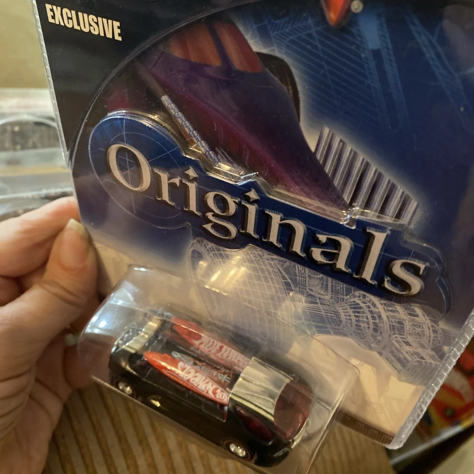 Originals exclusivos de Hot Wheels Black DEORA II 2001 Foto 2 de 4
