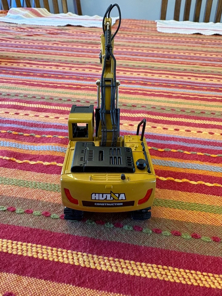 Gemini & Genius Drill Excavator Heavy Duty Construction Site Vehicle Toys 1:60  - Image 3 of 4