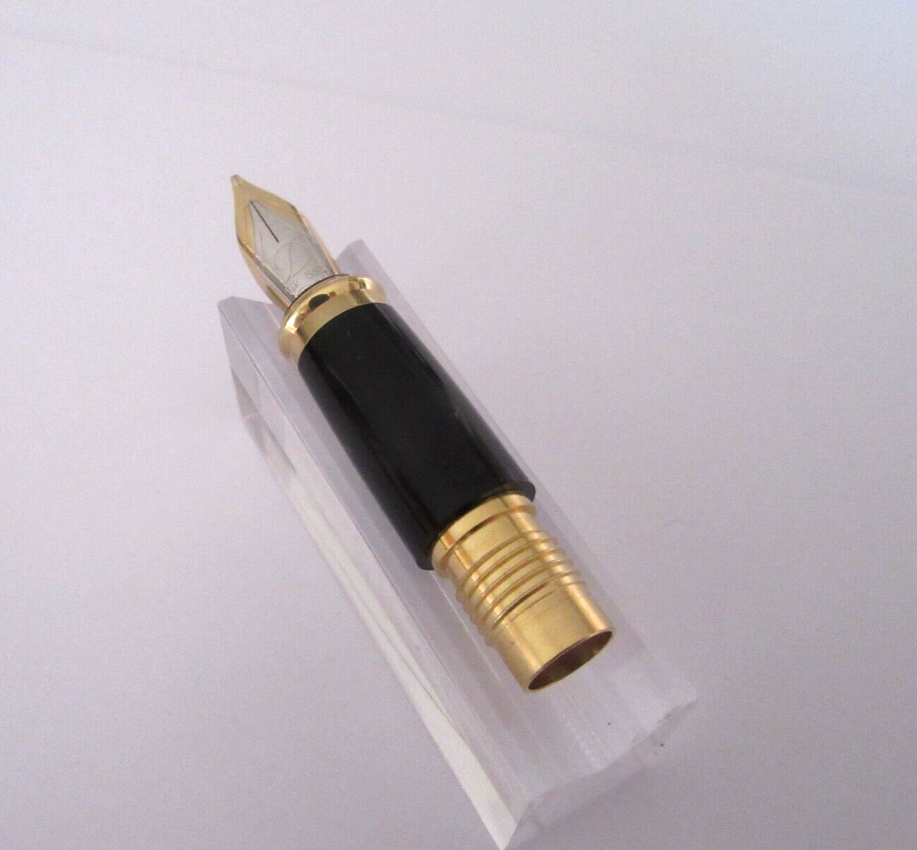 Stylo plume en or 14 carats ST Dupont Fidelio bloc section N383