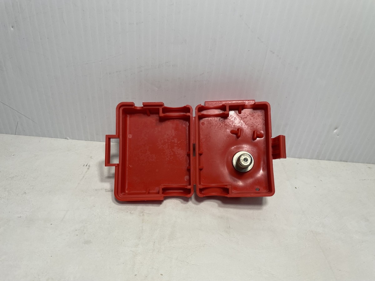 TAHOE YUKON ESCALADE RED POSTIVE BATTERY CABLE JUNCTION 2000-2006