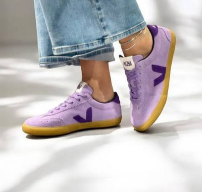 Veja Volley Suede Sneaker in Lavende/Purple sz 38EU/7US New in Box