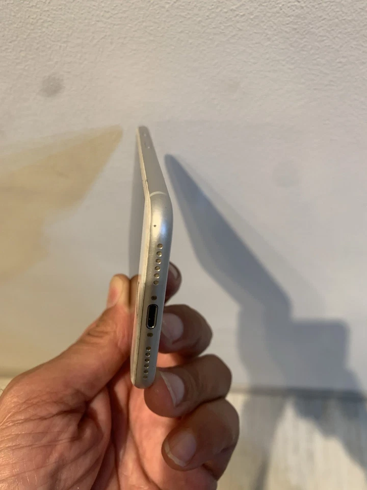 Apple iPhone 8 - 64GB - Bianco (Sbloccato) - Immagine 4 di 4