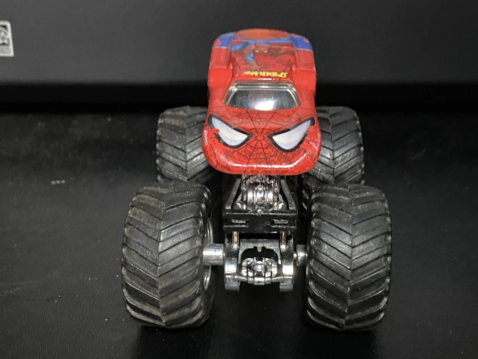 Hot Wheels Monster Jam 2011 Spider-Man escala 1:64 diecast suelto usado Foto 2 de 4
