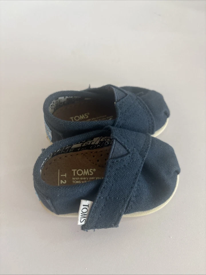 Toms Classics Azul Marino Pequeño Talla 2 Niño Pequeño Infante Sin Cordones Informales Lona Pisos Foto 2 de 4