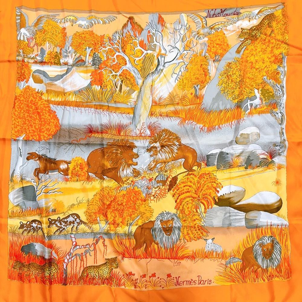 エルメス Nuba Mountain カレ90 シルク スカーフ オレンジ 35x35 エルメス Nuba Mountain カレ90 シルク スカーフ オレンジ 35x35