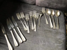 vintage oneida stainless flatware spoons forks butter knives used