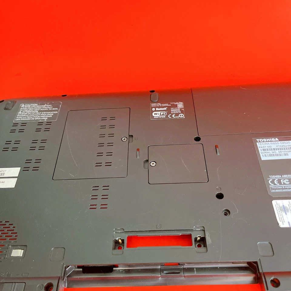FUNDA BASE PORTATIL TOSHIBA TECRA R850-S8520 GM903102941A GENUINA Foto 4 de 4