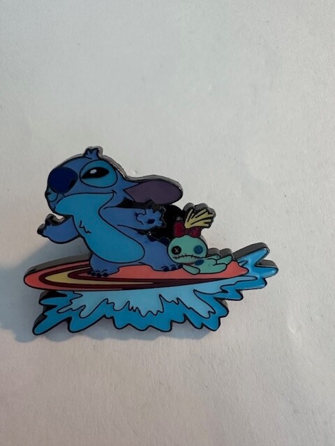 Loungefly Blind Box Summer Stitch Pin — Stitch And Scrump On Surfboard (D2)