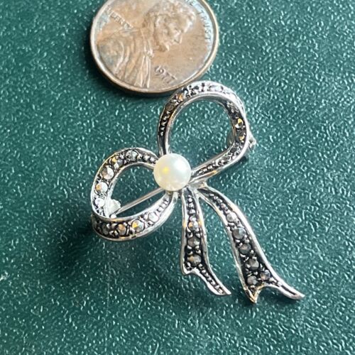 Vintage Sterling Silver Marcasite Bow Brooch With… - image 1