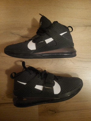 Nike Air Force Max 2