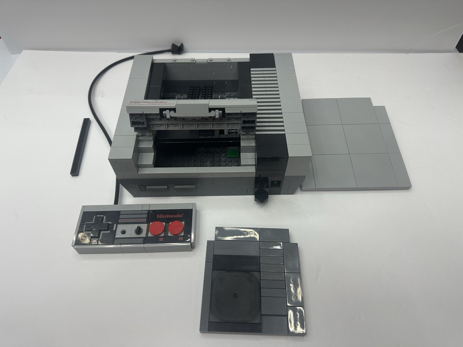 Lego Super Mario: Nintendo Entertainment System 71374 - Gaming System INCOMPLETE