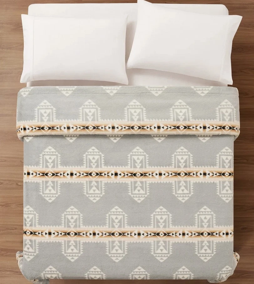 Pendleton Faux Fur Luxe Blanket QUEEN 98 in. x 92 in. Cross Roads Polyester New - Image 3 of 4