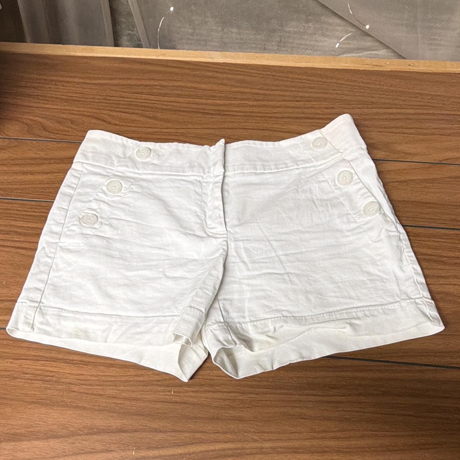 LOFT Women's White Bermuda Shorts Size 00 Cotton Twill Mid Rise Button Pockets