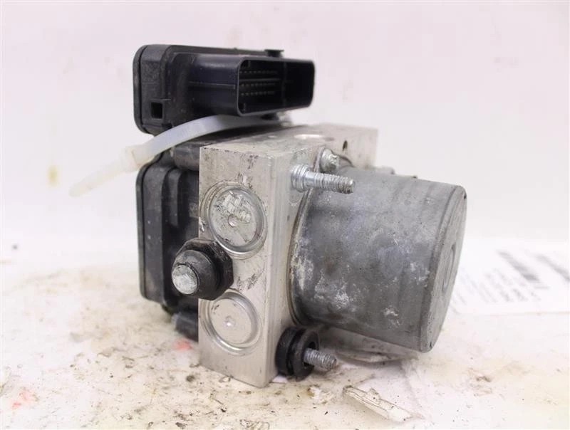 BOMBA DE FRENO ANTIBLOQUEO ABS TOWN & COUNTRY CARAVANA RAM VAN 14-16 68183803AC 901619 Foto 2 de 4
