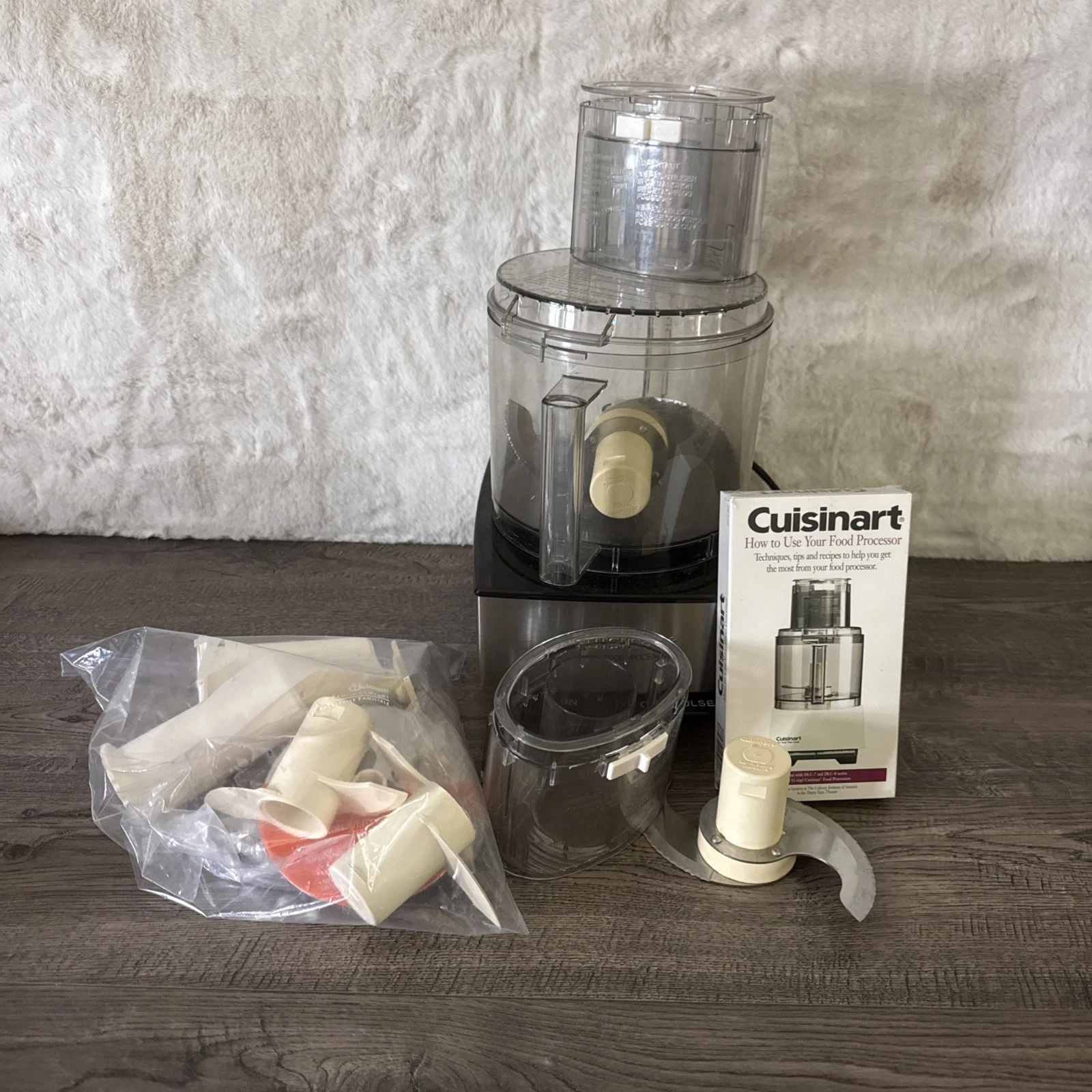 Cuisinart Custom 14-Cup Food Processor Brushed Metal DFP-14BC Lots Attachments
Opens in a new window