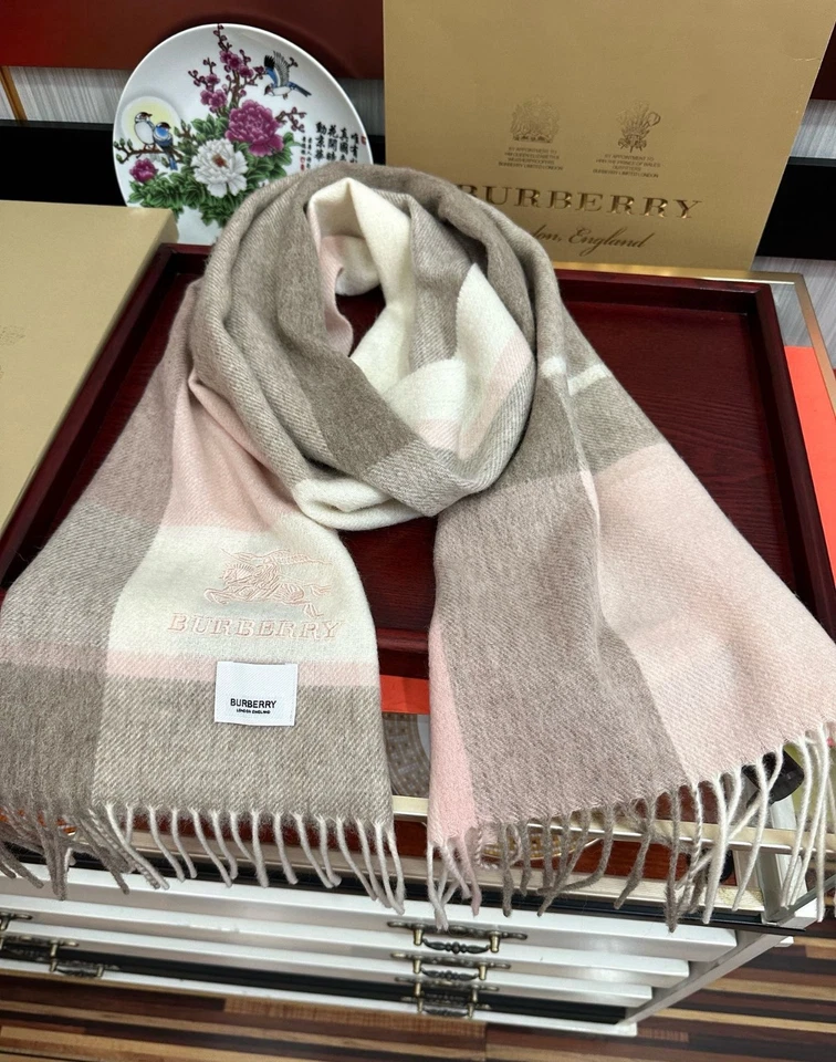 BUFANDA BURBERRY 100% LANA CACHEMIR NEGRA Y GRIS Foto 3 de 4