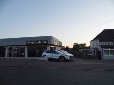Foto 12x8 Wrights Mazda Garage auf Cromer Road Hellesdon c2017
