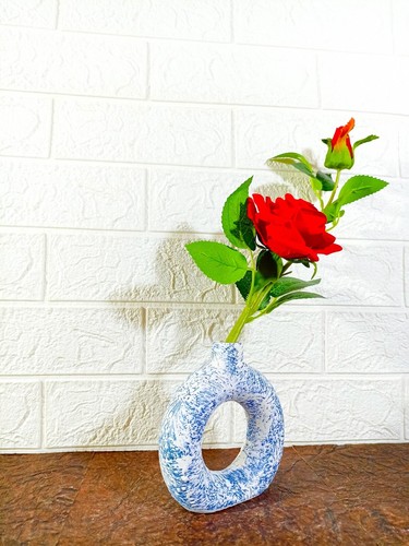 Handcrafted Ceramic Hollow Circle Vase - Exquisite Home Decor Accent - Picture 3 of 4