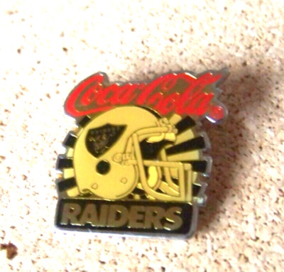 Coca Cola Oakland Raiders brooch pin coke coca-cola c41185