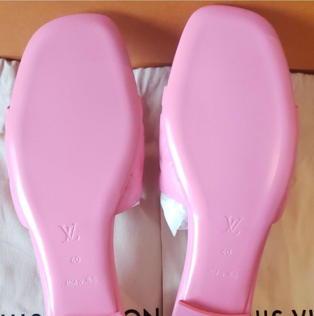 LOUIS VUITTON ピンク ミュール　 24.0㎝〜24.5㎝ LOUIS VUITTON PINK MONOGRAM EMBOSSED LEATHER SANDAL MULE 40