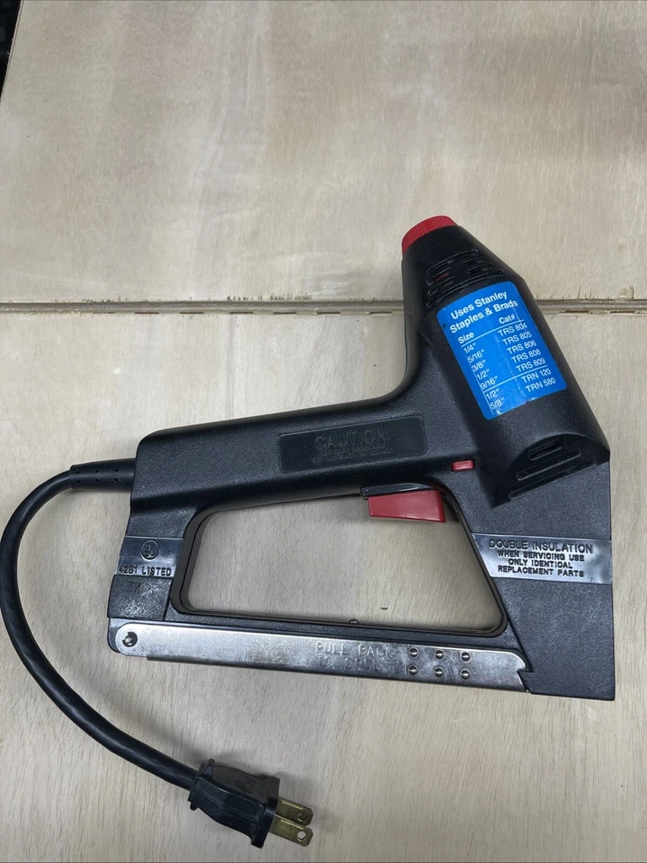 Staple Gun Stanley TRE300 Быстрый Огонь Протестирован  - Изображение 2 из 2