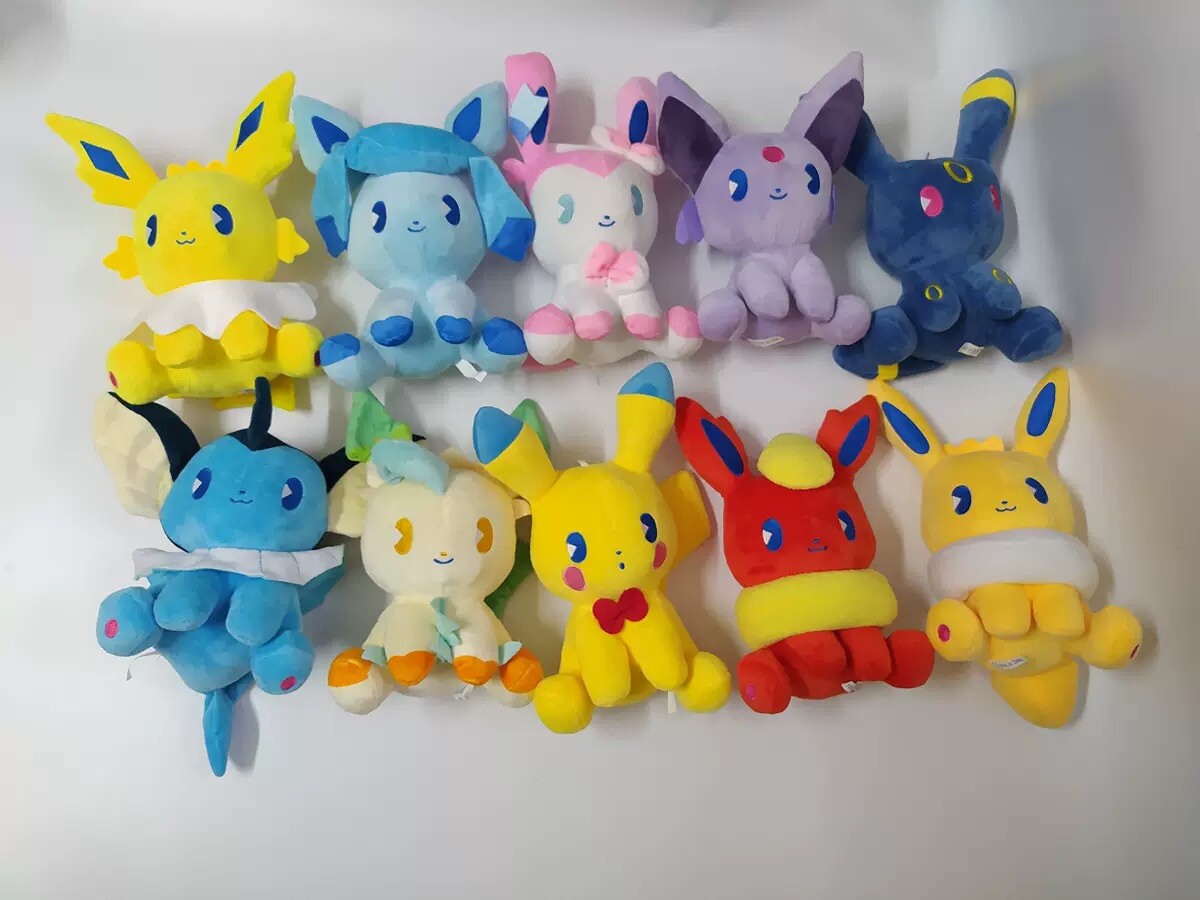 Pokemon Center Sylveon Adventure Partners Plush Key Chain – Kuscheliger Schlüsselanhänger Mit Pokéball-Clip