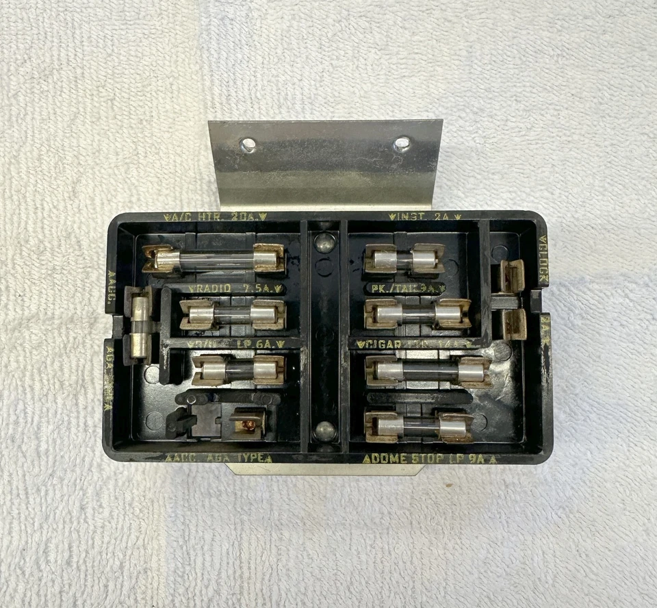 1962 Chrysler bloco de fusíveis com tampa Newport New Yorker 62 Chrysler 300 H - Imagem 4 de 4